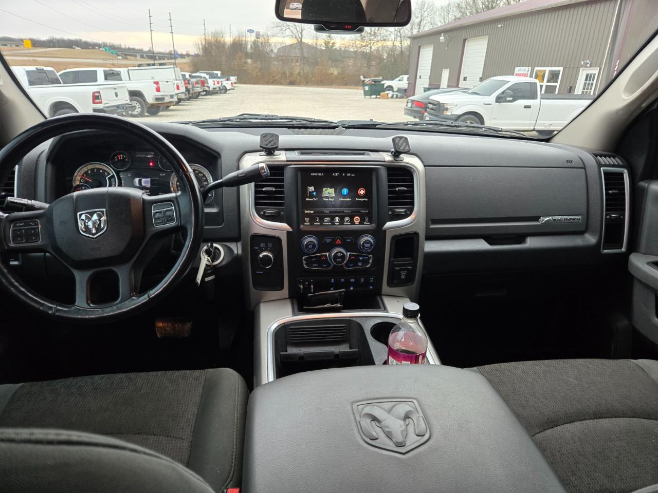 RAM 2500 Lone Star 4x4 Mega Cab 6'4" Box 2016