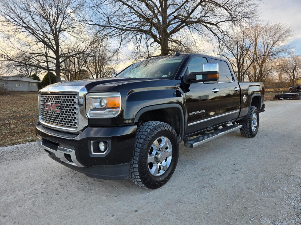 2015 GMC Sierra 2500HD Denali Crew Cab 4WD