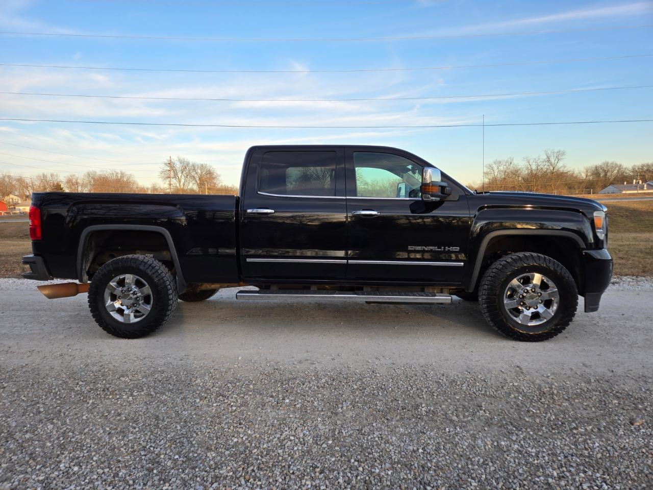GMC Sierra 2500HD Denali Crew Cab 4WD 2015