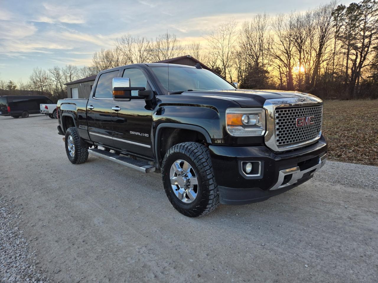 GMC Sierra 2500HD Denali Crew Cab 4WD 2015