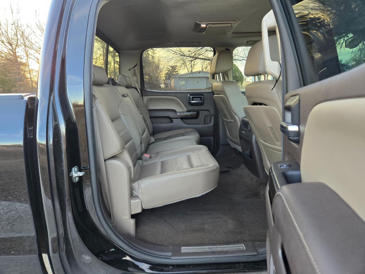 GMC Sierra 2500HD Denali Crew Cab 4WD 2015