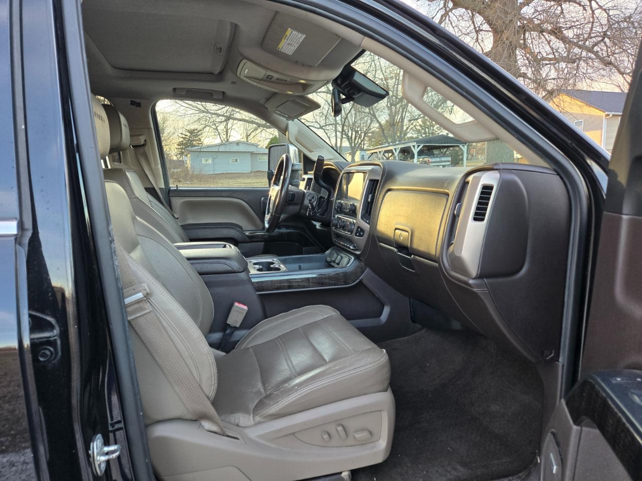 GMC Sierra 2500HD Denali Crew Cab 4WD 2015