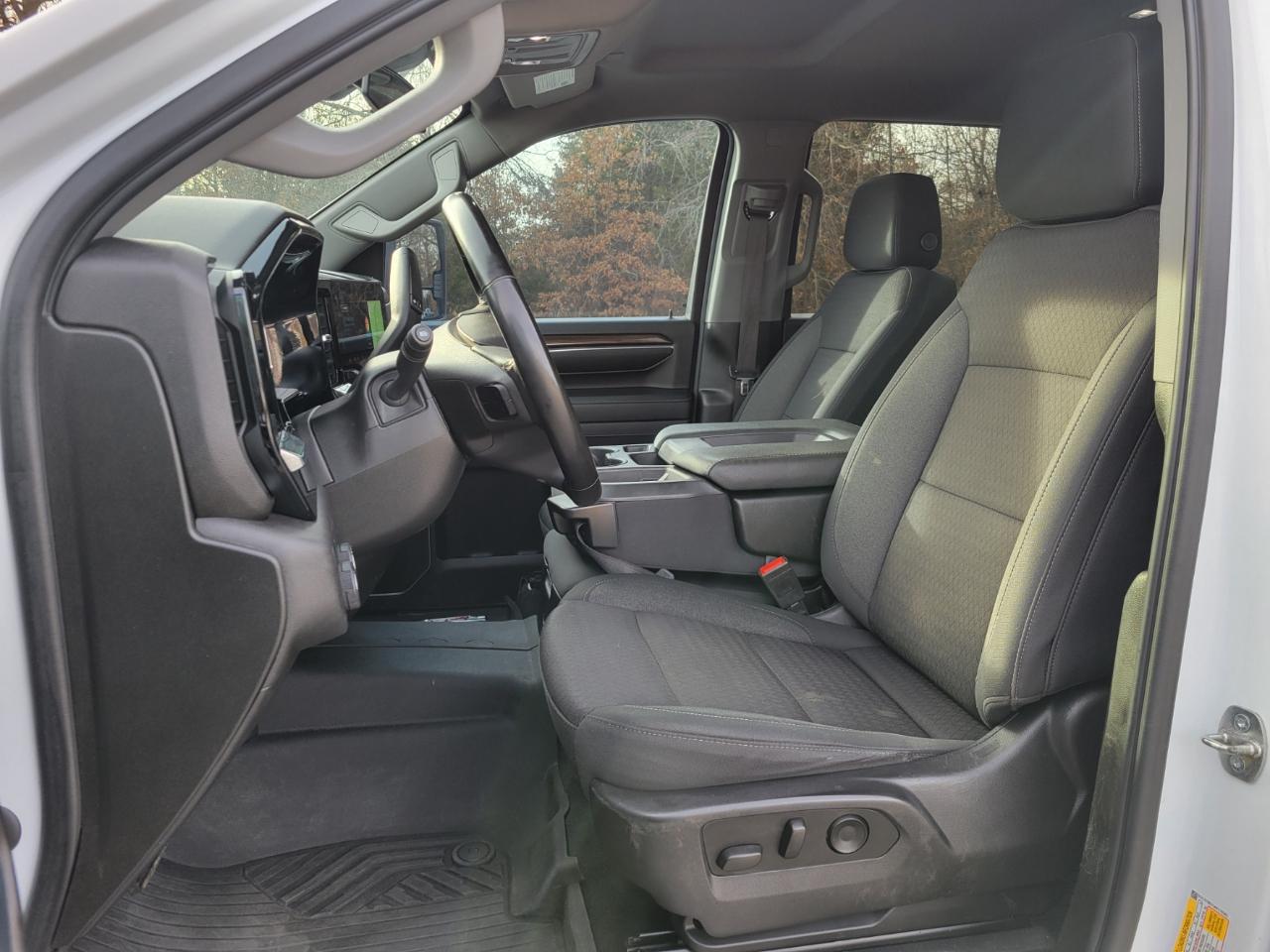 Chevrolet Silverado 2500HD LT Crew Cab 4WD 2024