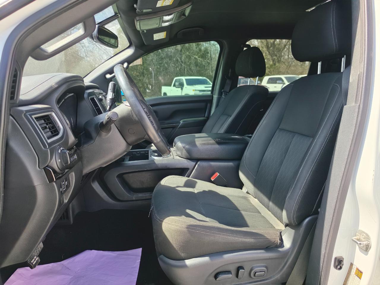 Nissan Titan XD PRO-4X Crew Cab 4WD Diesel 2018