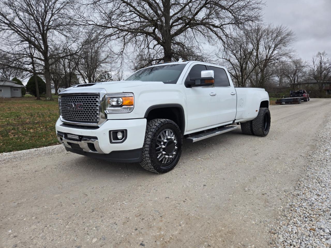 2017 GMC Sierra 3500HD Denali Crew Cab 4WD