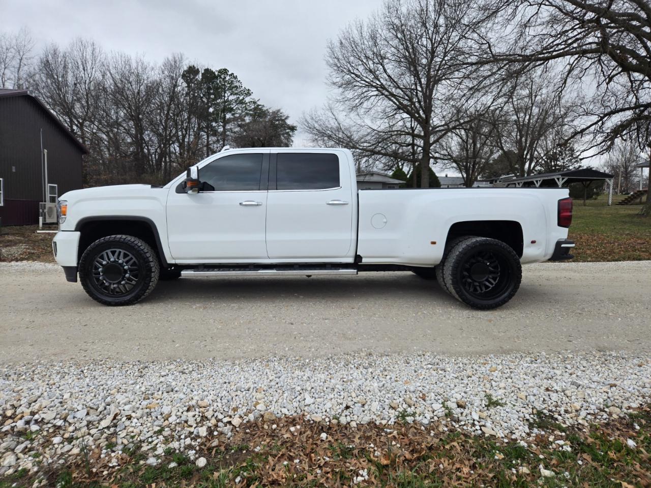 GMC Sierra 3500HD Denali Crew Cab 4WD 2017