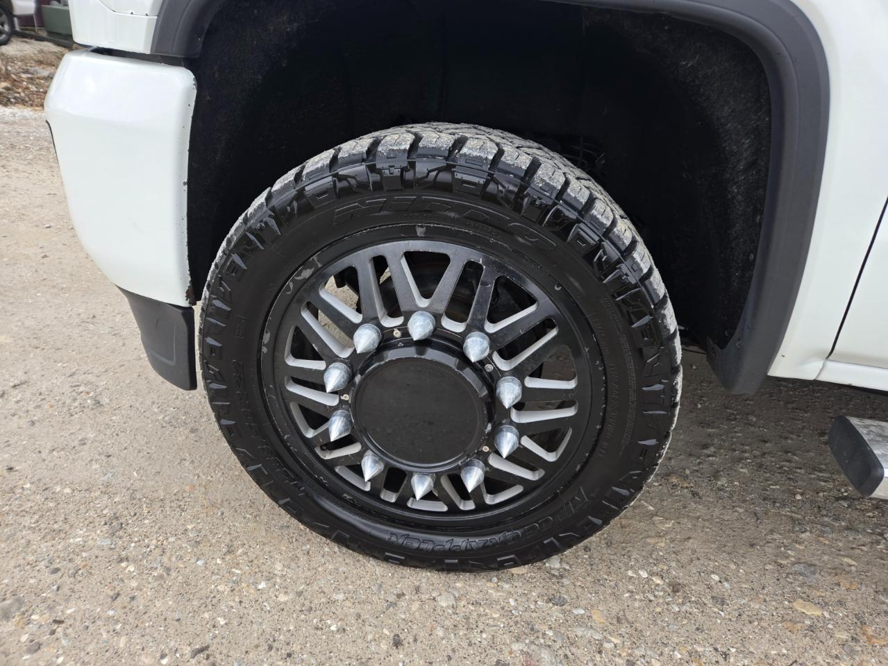 GMC Sierra 3500HD Denali Crew Cab 4WD 2017