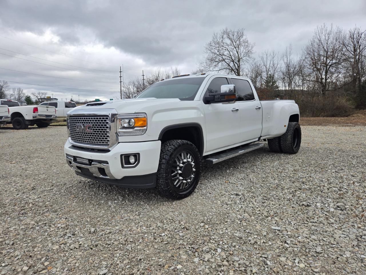 GMC Sierra 3500HD Denali Crew Cab 4WD 2017