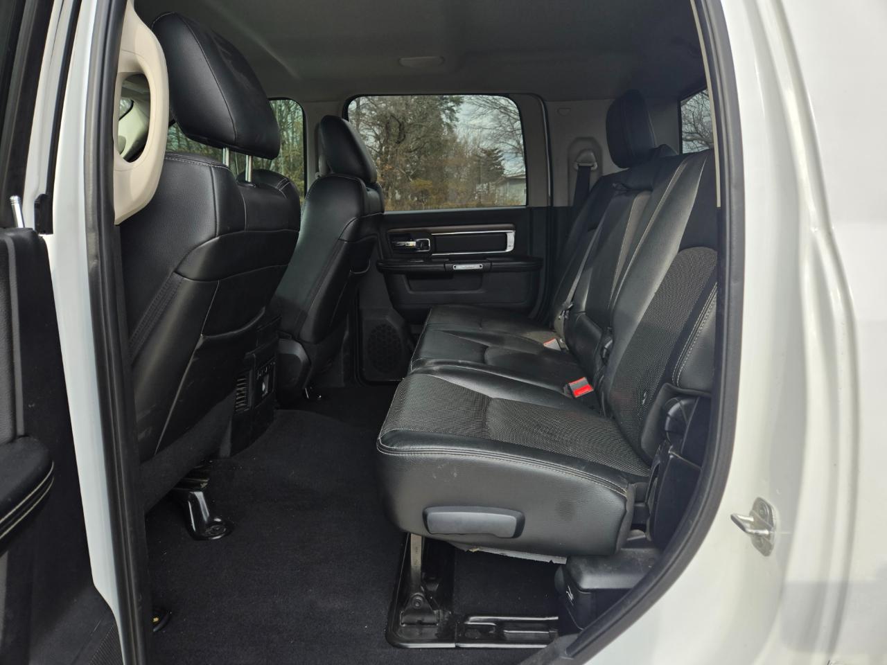 RAM 2500 Laramie Mega Cab 4WD 2013