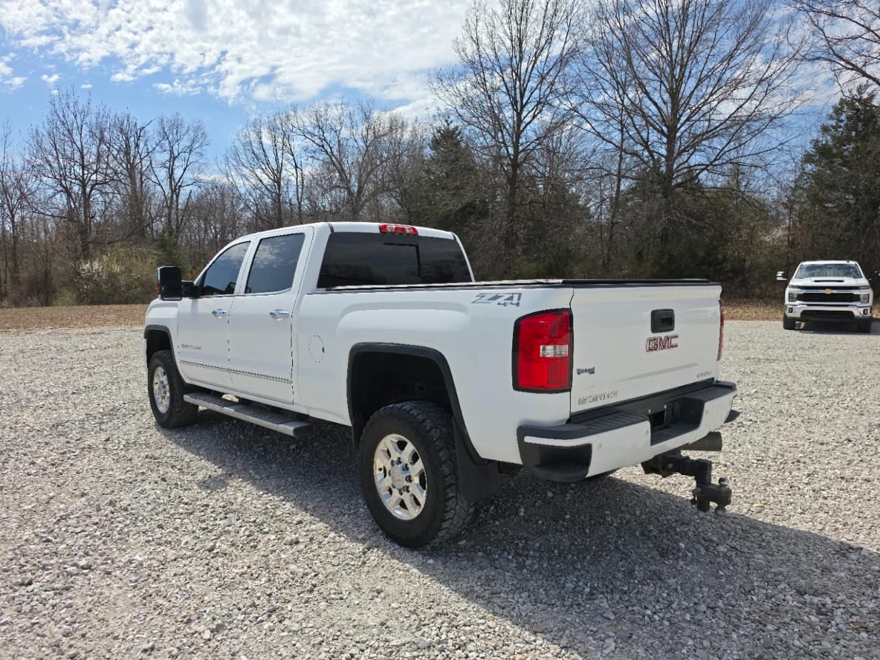 GMC Sierra 2500HD Denali Crew Cab 4WD 2015