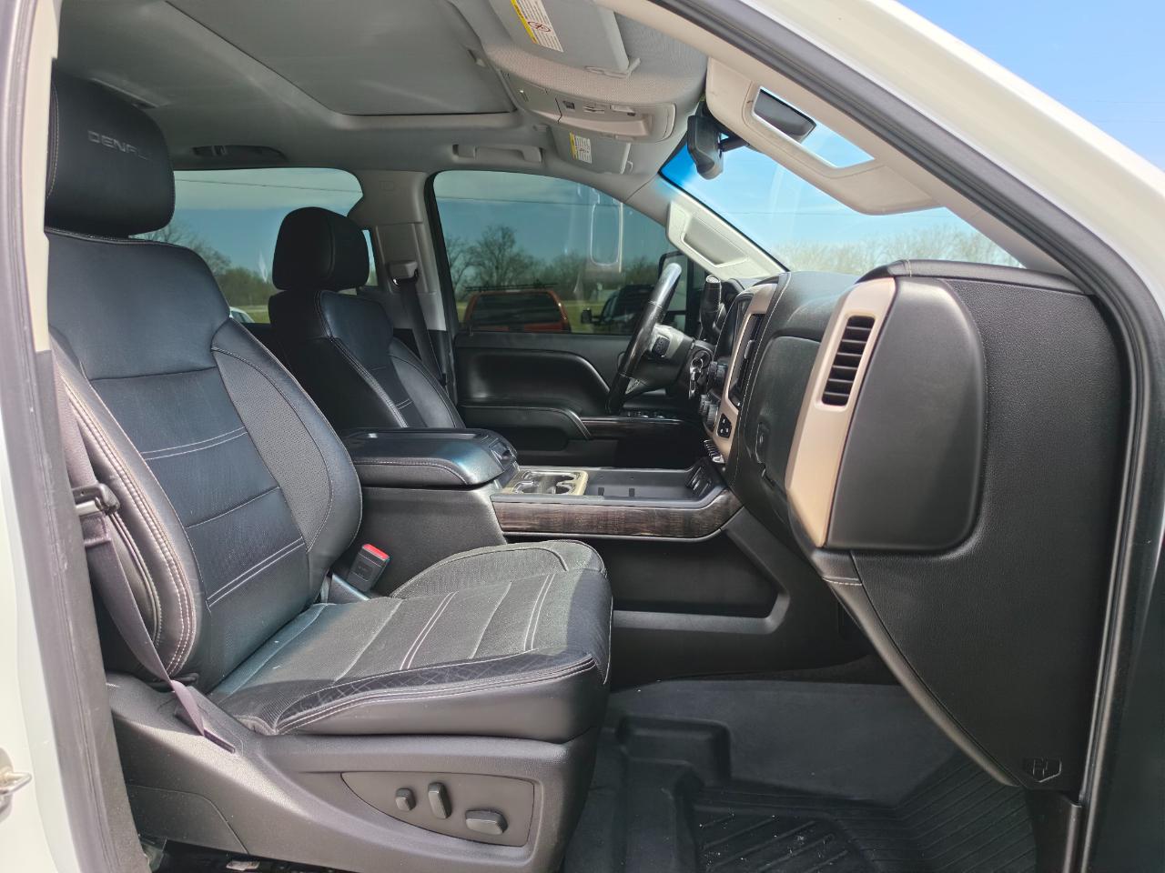 GMC Sierra 2500HD Denali Crew Cab 4WD 2015