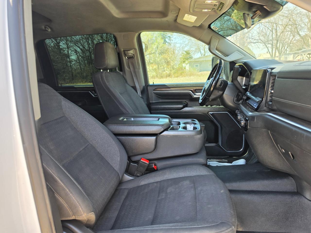 Chevrolet Silverado 2500HD LT Crew Cab 4WD 2024