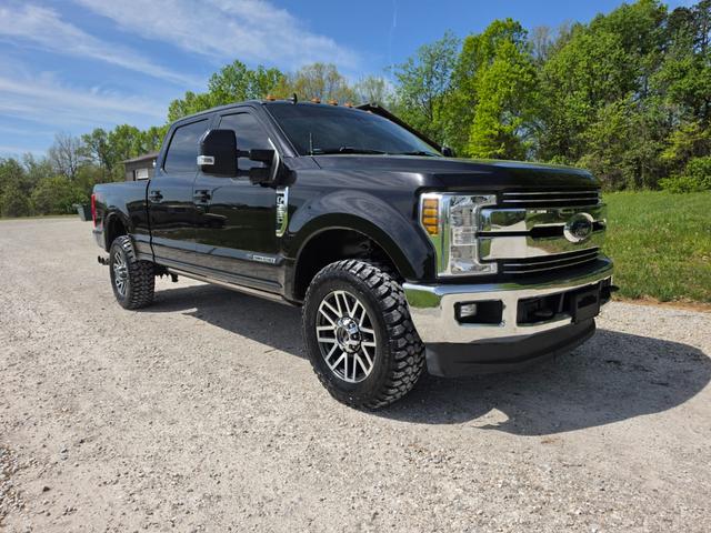 Black 2019 Ford F-350 Super Duty Lariat Crew Cab 4WD Pickup Truck Four-Wheel Drive Automatic