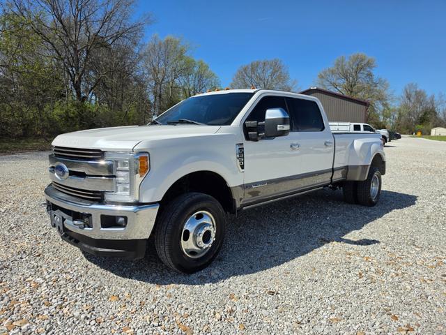 White 2018 Ford F-350 Super Duty King Ranch Crew Cab LB DRW 4WD Pickup Truck Four-Wheel Drive Automatic