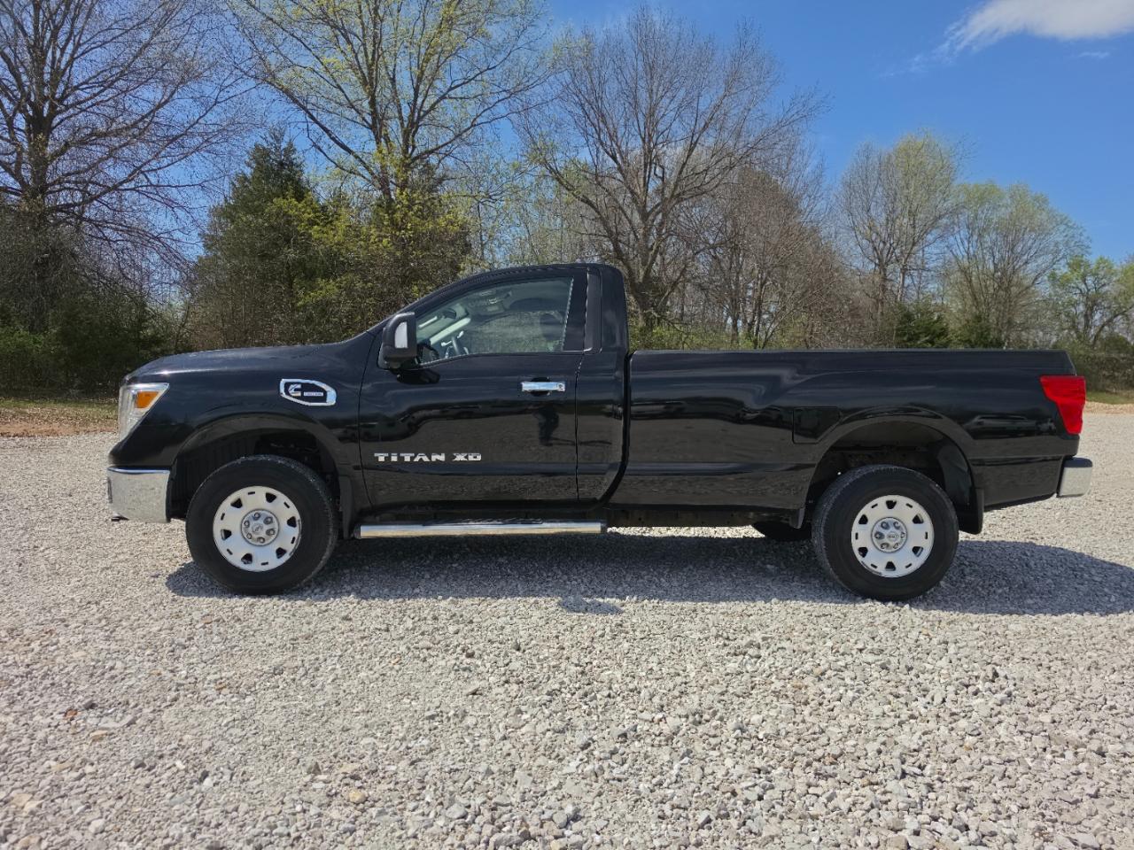 Nissan Titan 4x4 Single Cab SV 2017