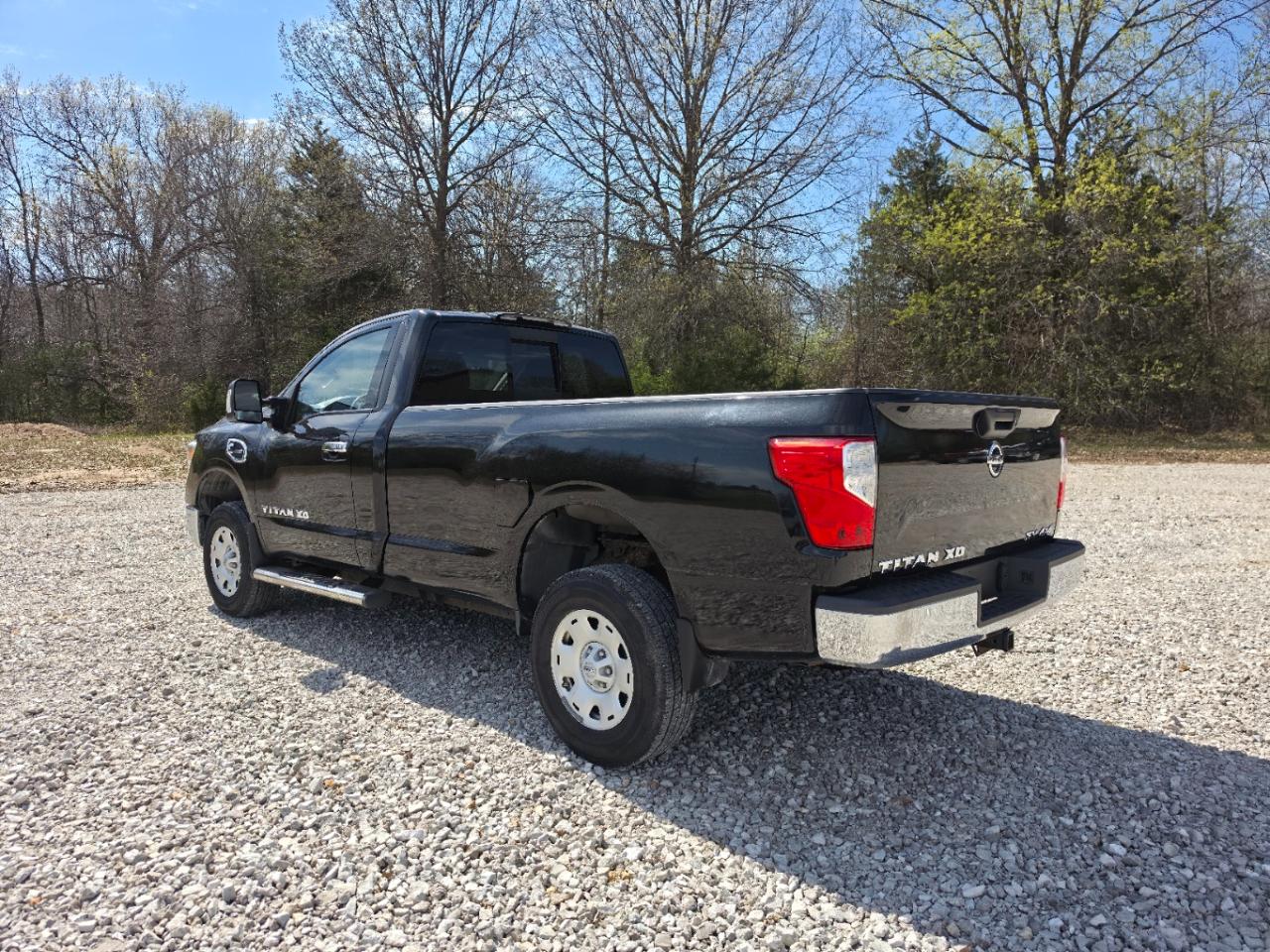 Nissan Titan 4x4 Single Cab SV 2017