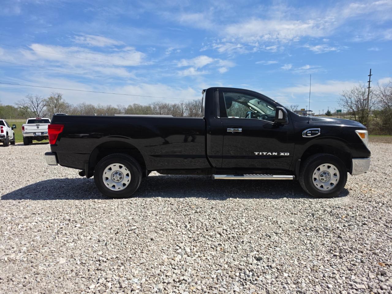 Nissan Titan 4x4 Single Cab SV 2017