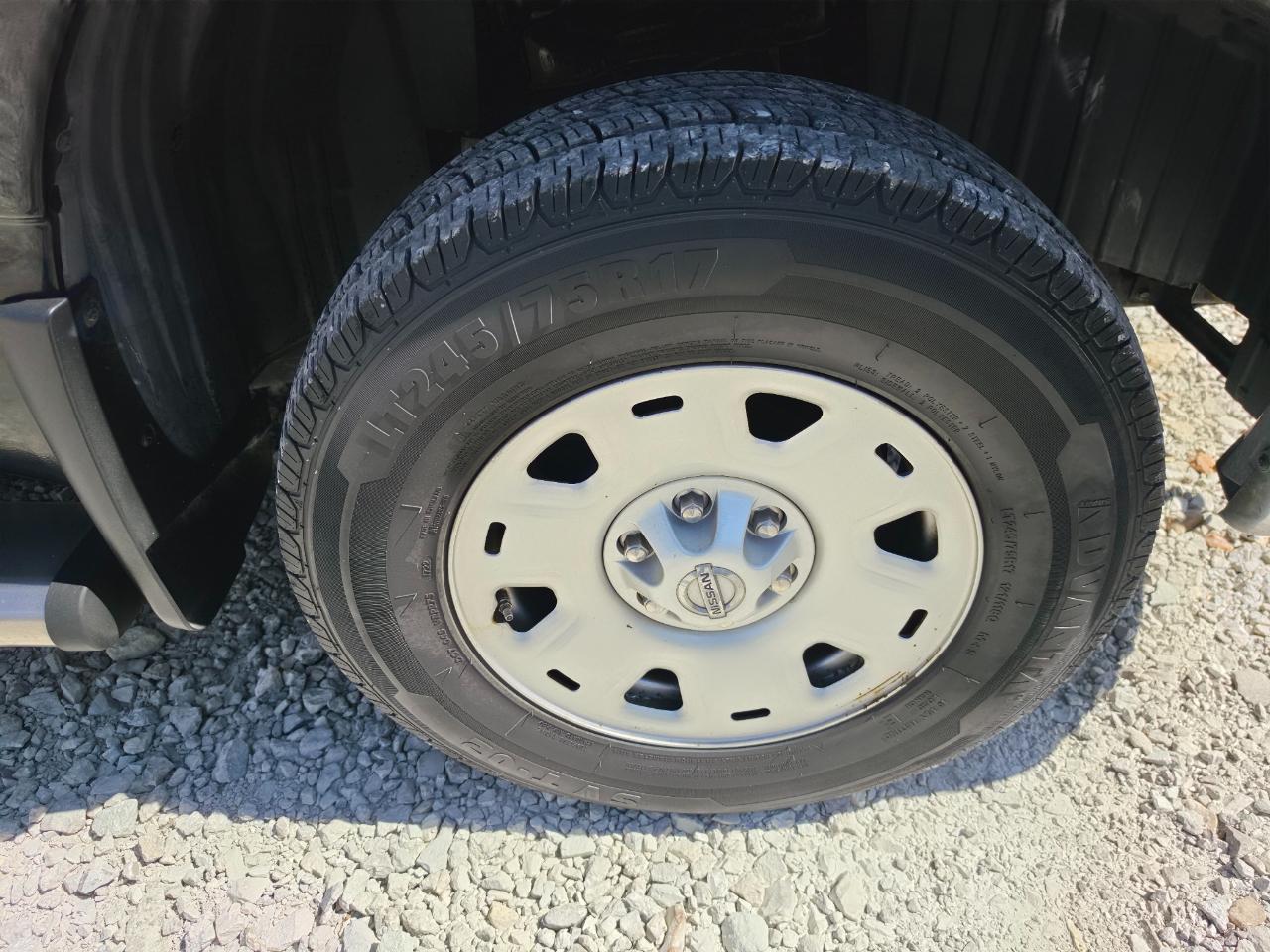 Nissan Titan 4x4 Single Cab SV 2017