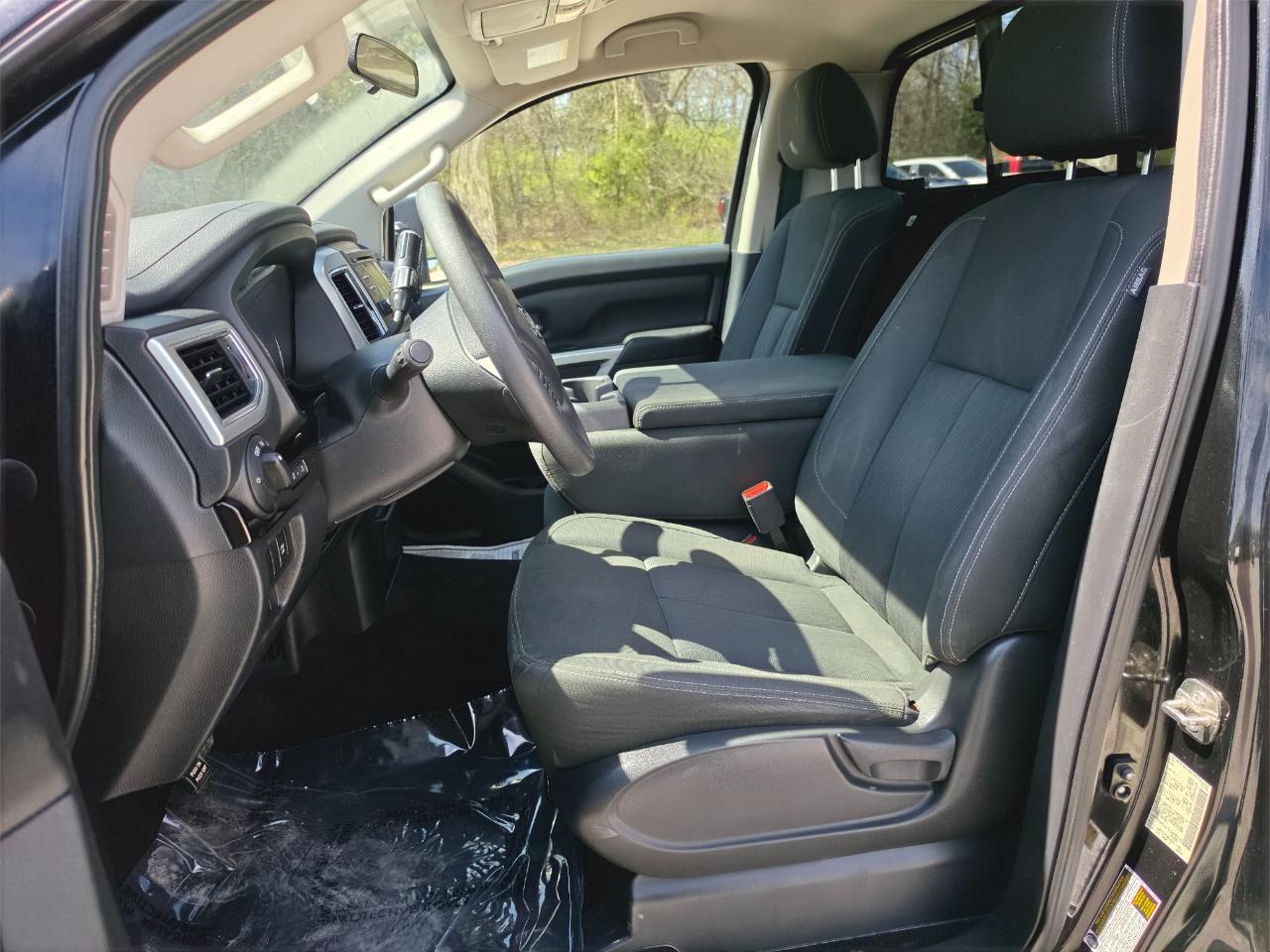 Nissan Titan 4x4 Single Cab SV 2017