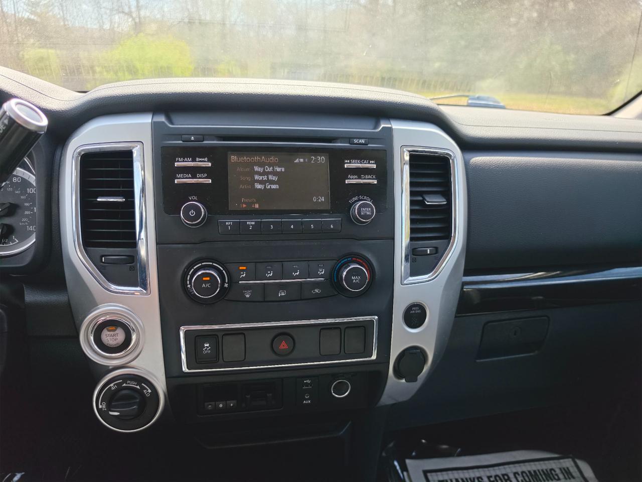 Nissan Titan 4x4 Single Cab SV 2017