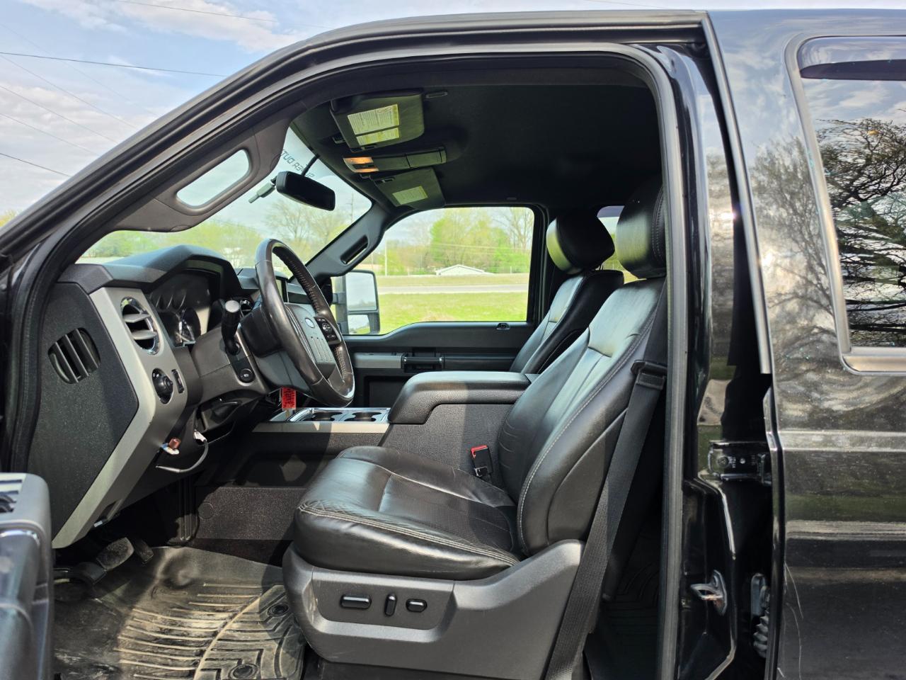 Ford F-250 SD Lariat Crew Cab 4WD 2015