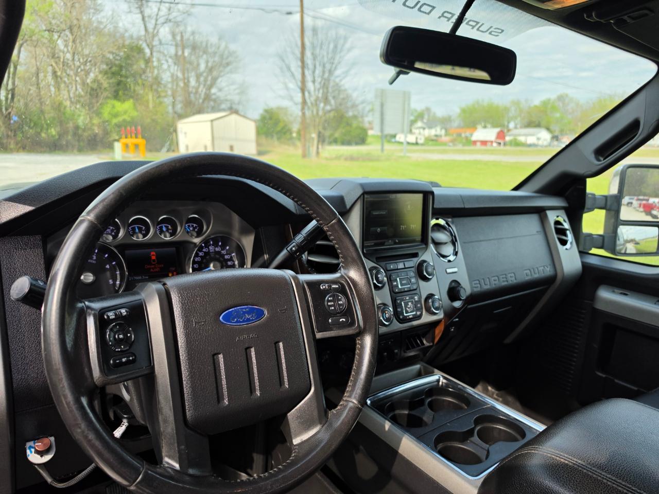 Ford F-250 SD Lariat Crew Cab 4WD 2015