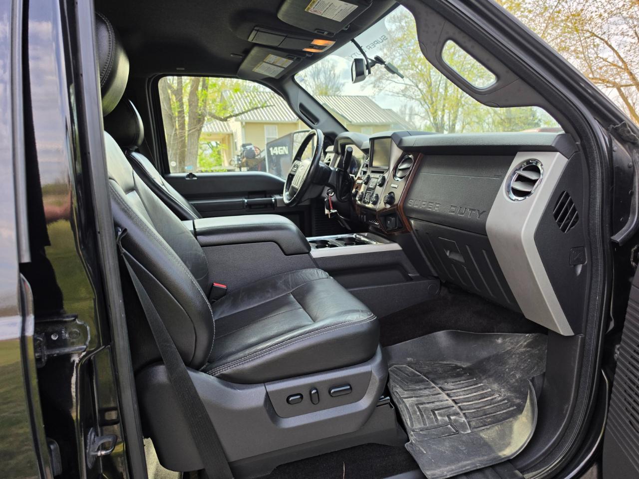 Ford F-250 SD Lariat Crew Cab 4WD 2015