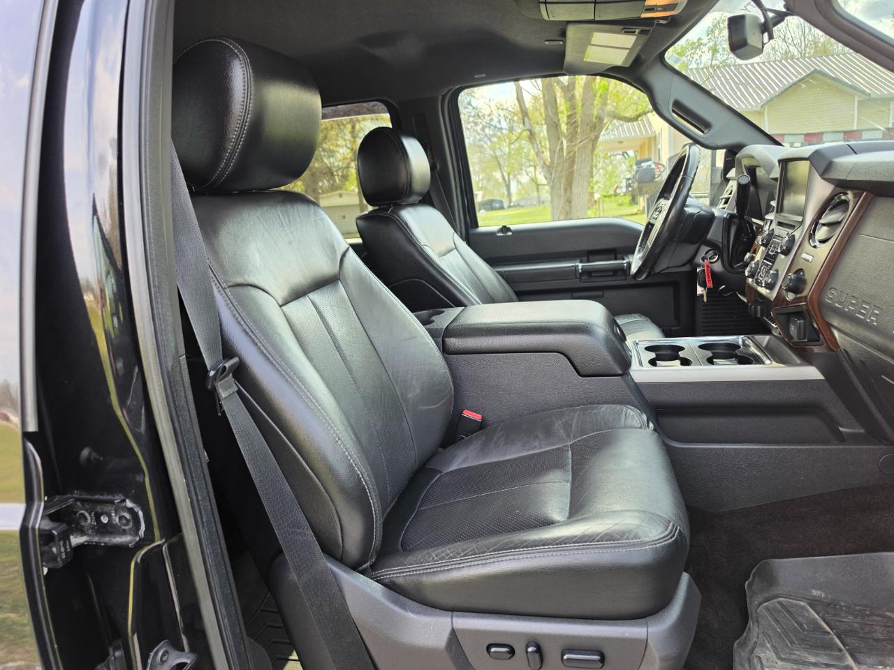 Ford F-250 SD Lariat Crew Cab 4WD 2015