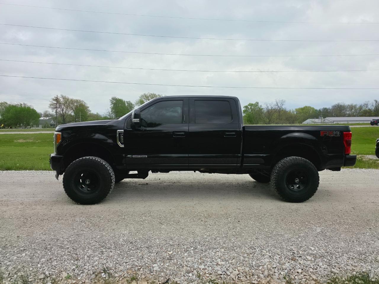 Ford F-250 SD Lariat Crew Cab 4WD 2017