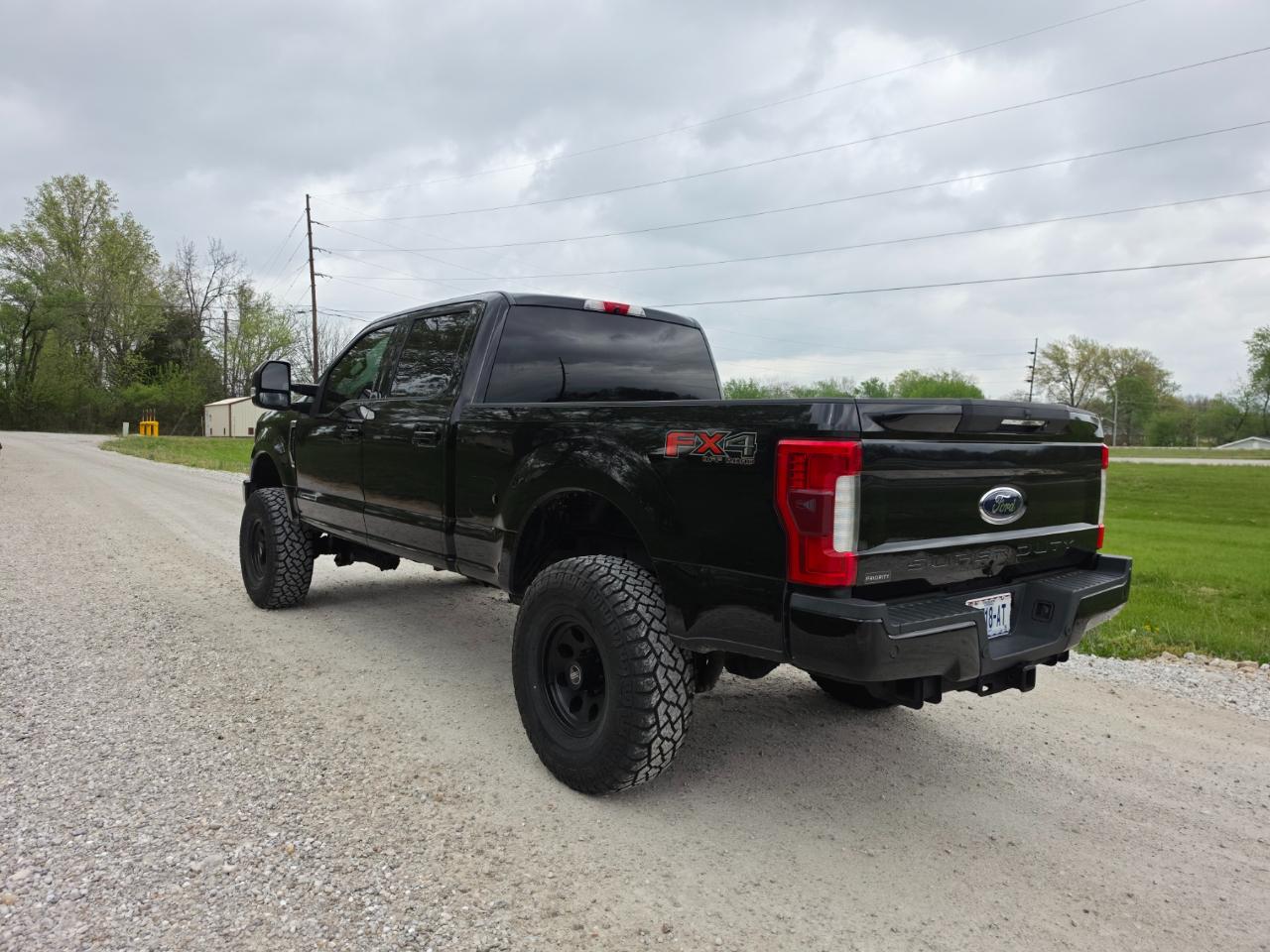 Ford F-250 SD Lariat Crew Cab 4WD 2017