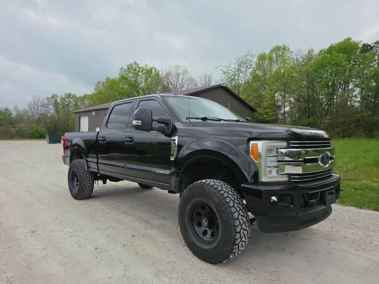 Ford F-250 SD Lariat Crew Cab 4WD 2017