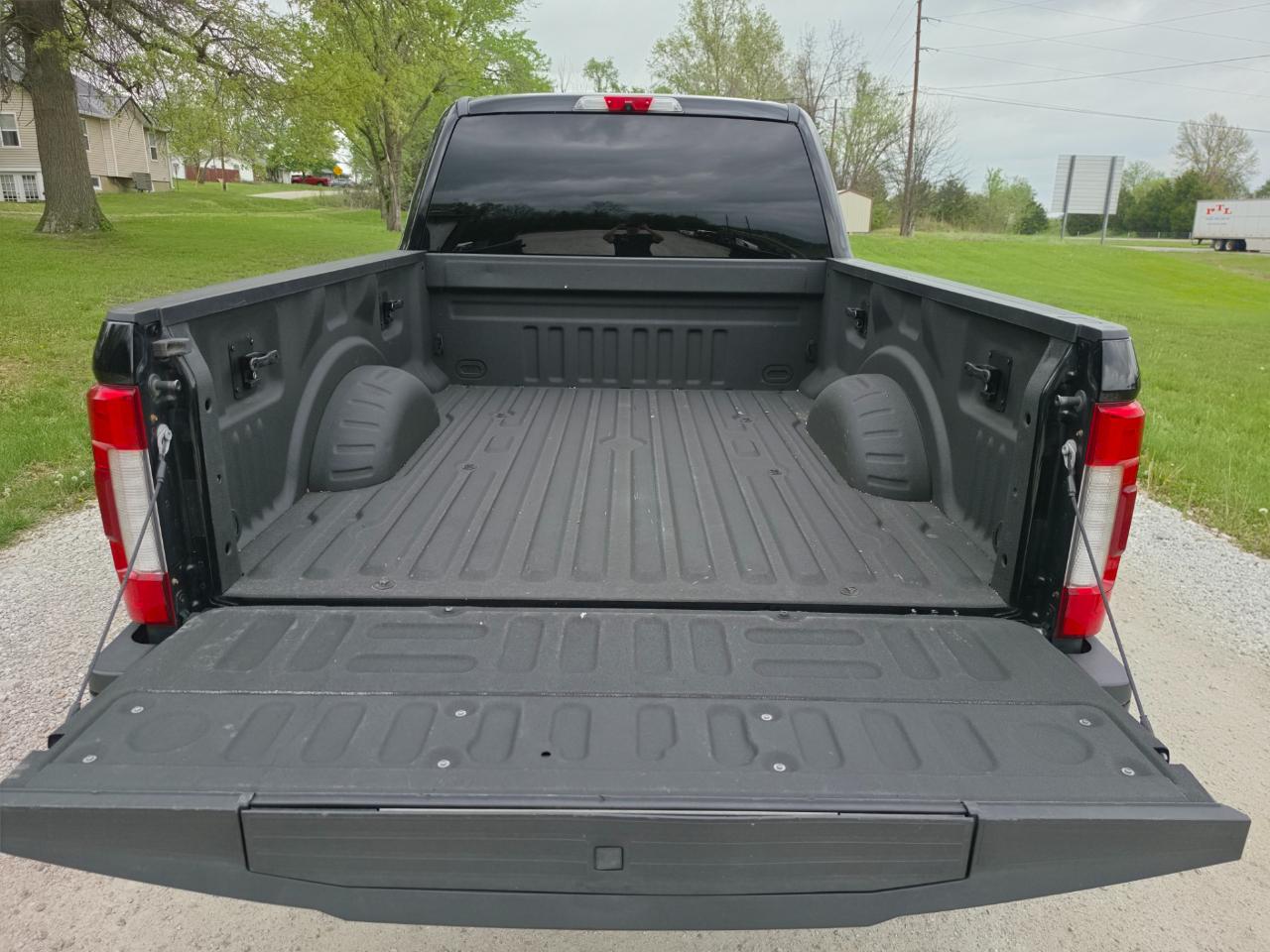 Ford F-250 SD Lariat Crew Cab 4WD 2017