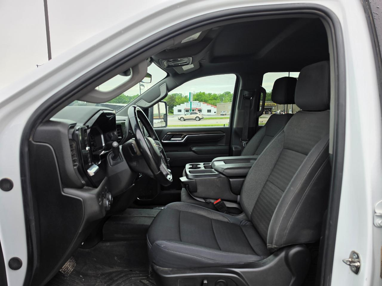 Chevrolet Silverado 2500HD LT Crew Cab 4WD 2024