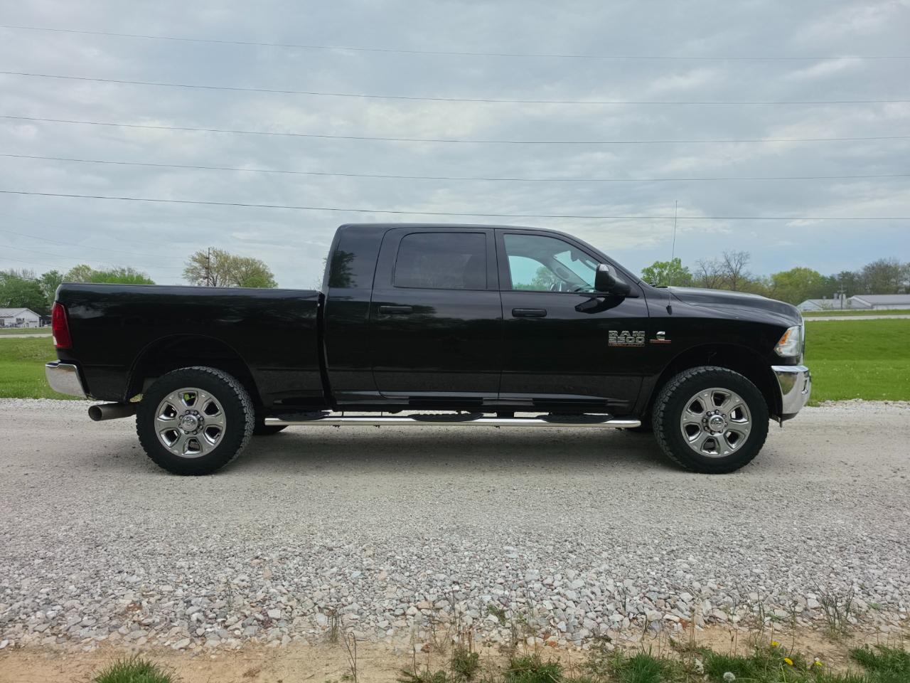 RAM 2500 SLT Mega Cab 4WD 2015