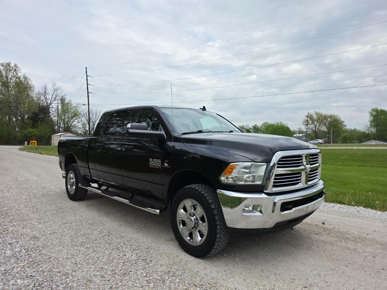 RAM 2500 SLT Mega Cab 4WD 2015