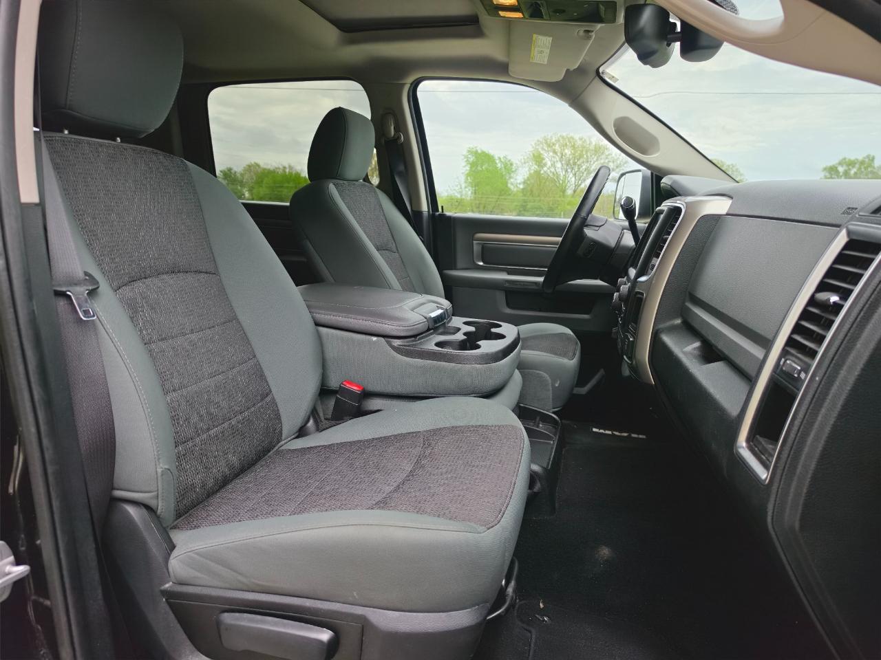 RAM 2500 SLT Mega Cab 4WD 2015