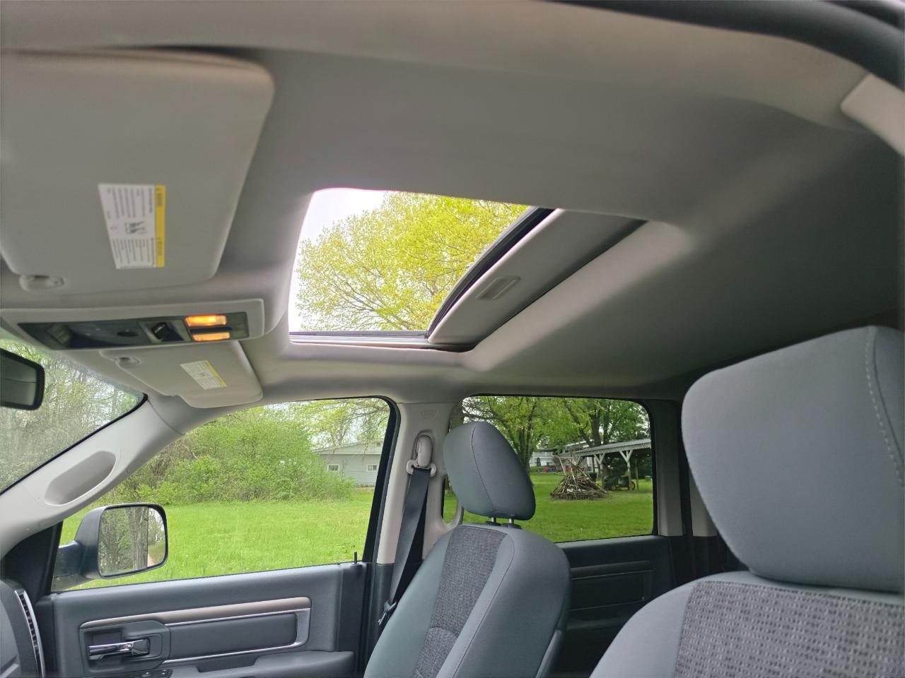 RAM 2500 SLT Mega Cab 4WD 2015