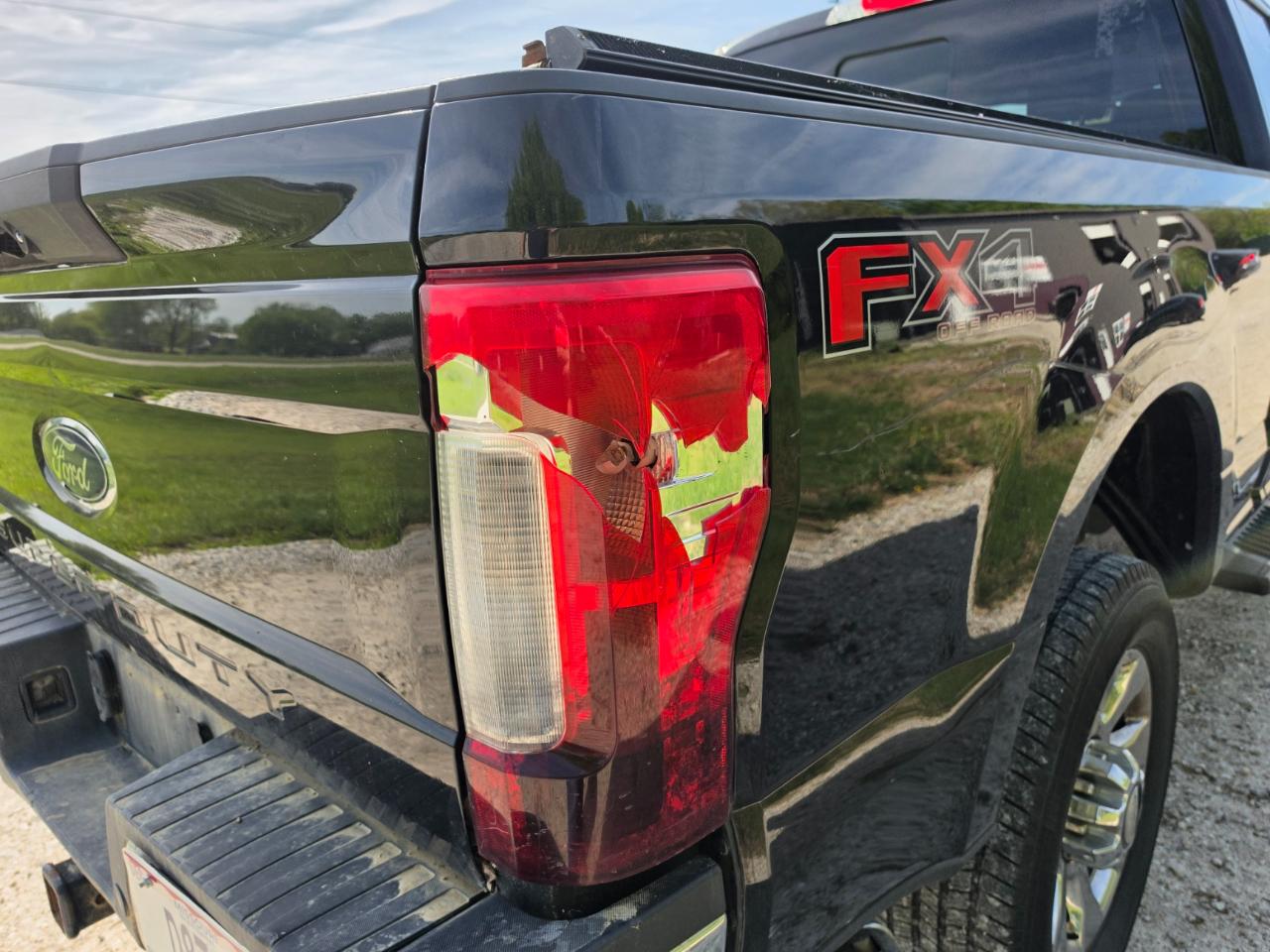 Ford F-350 SD Lariat Crew Cab 4WD 2018