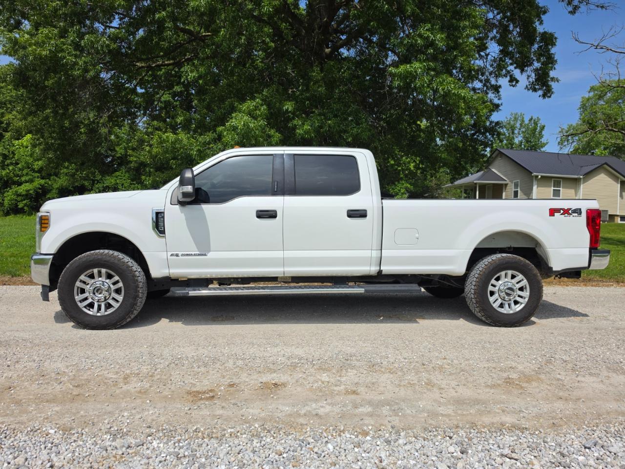 Ford F-250 SD XLT Crew Cab Long Bed 4WD 2019