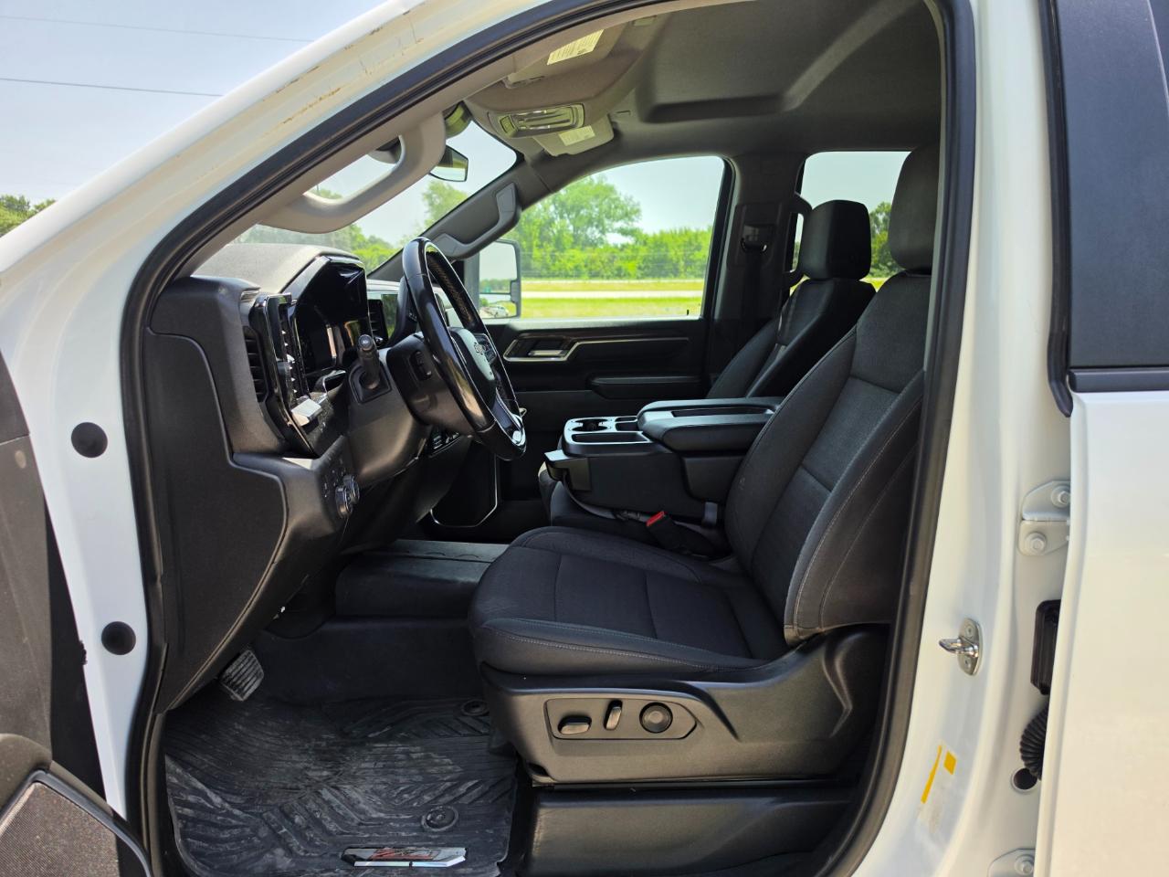Chevrolet Silverado 2500HD LT Crew Cab 4WD 2024