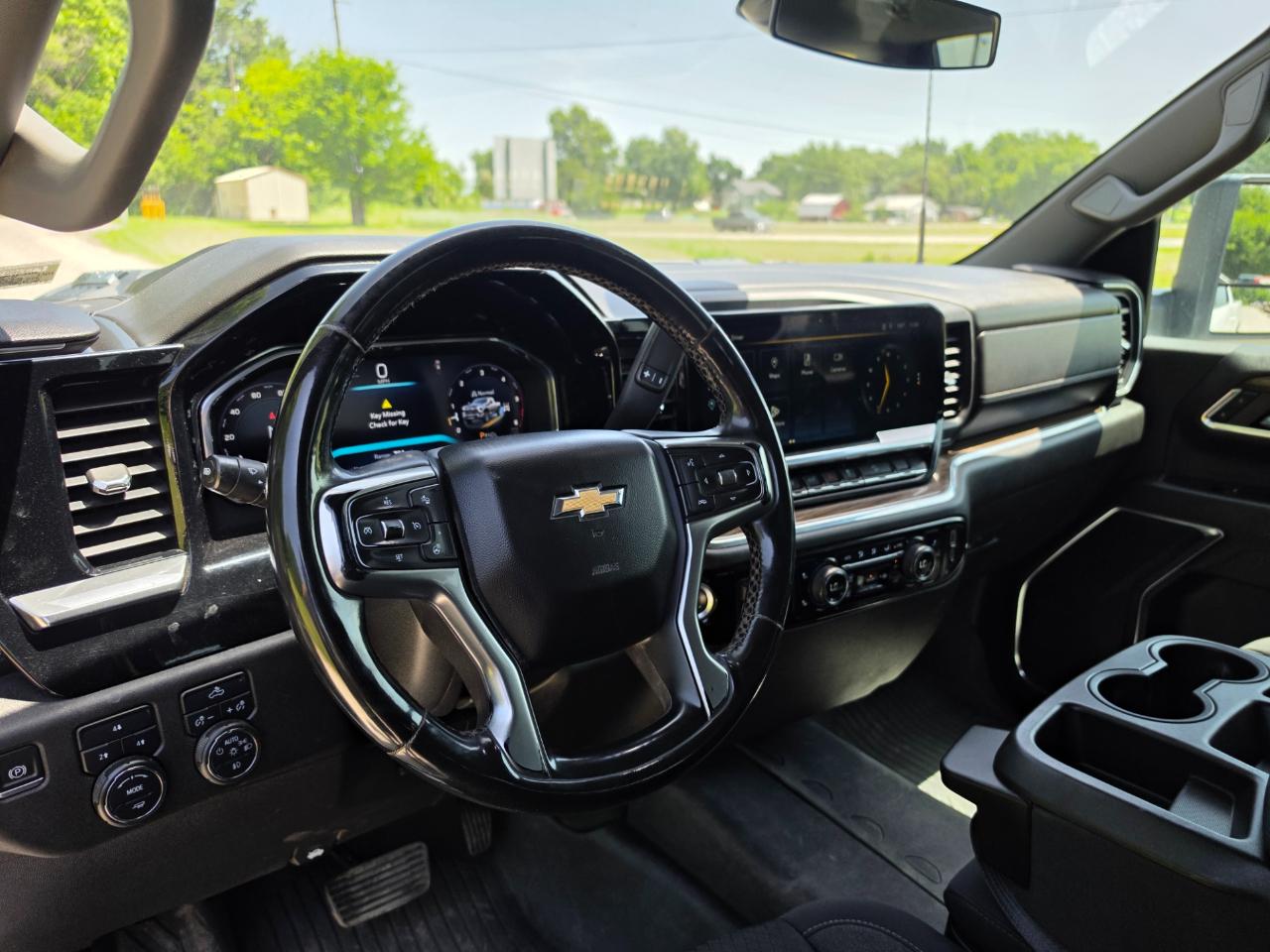 Chevrolet Silverado 2500HD LT Crew Cab 4WD 2024