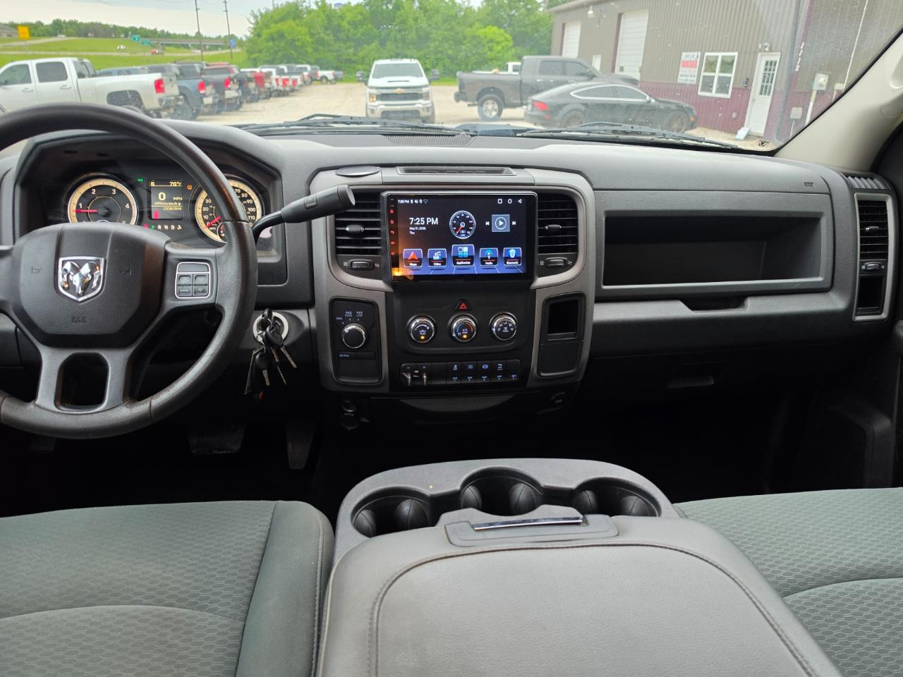 RAM 2500 Tradesman Crew Cab SWB 4WD 2017