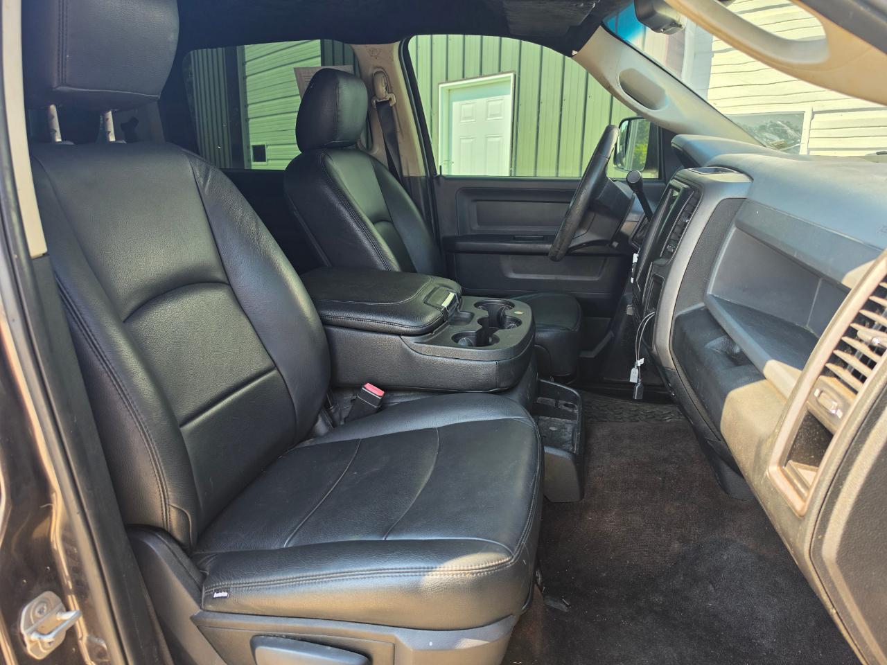RAM 3500 Tradesman Crew Cab 4WD DRW 2016