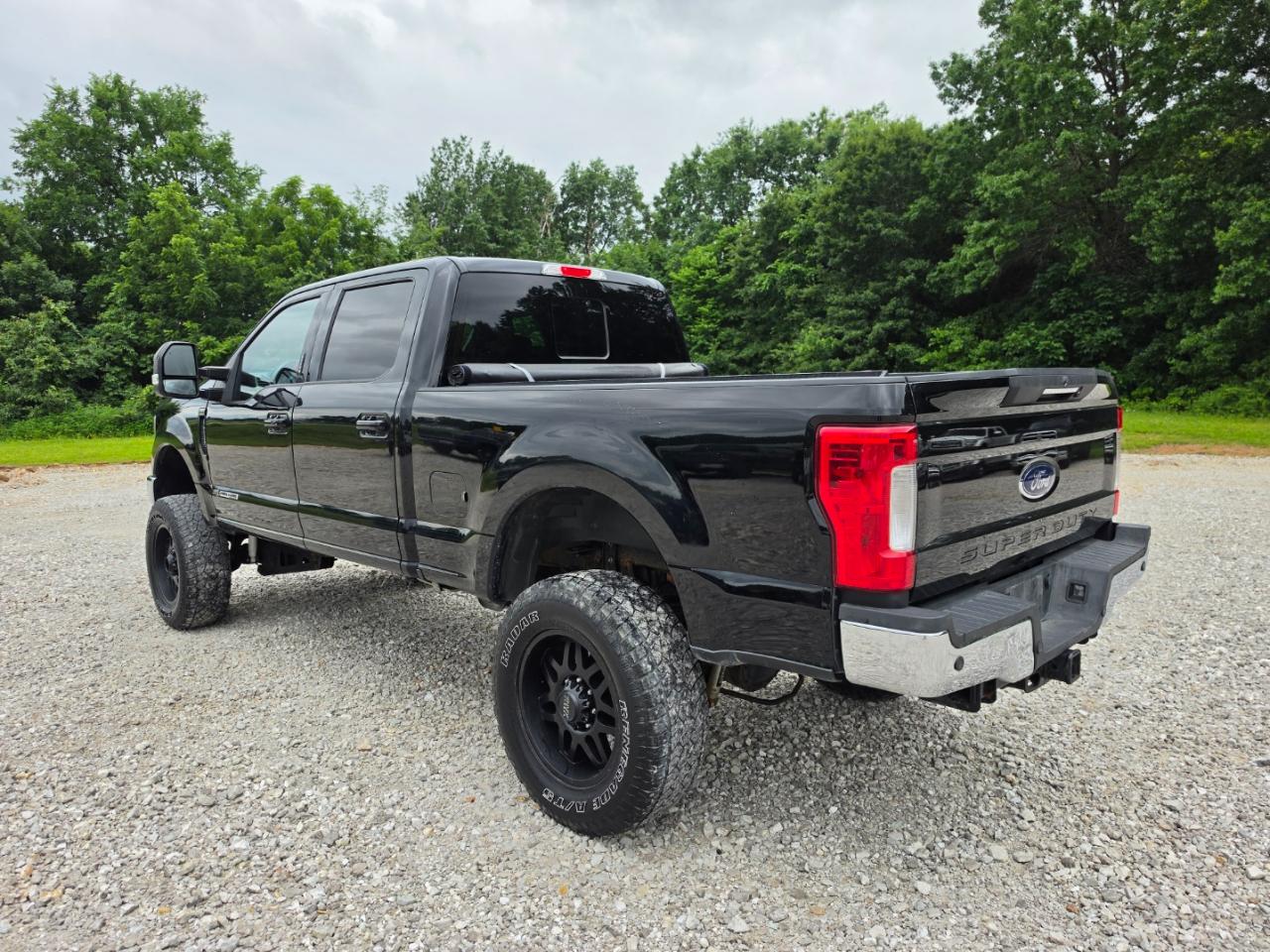 Ford F-350 SD Lariat Crew Cab 4WD 2017