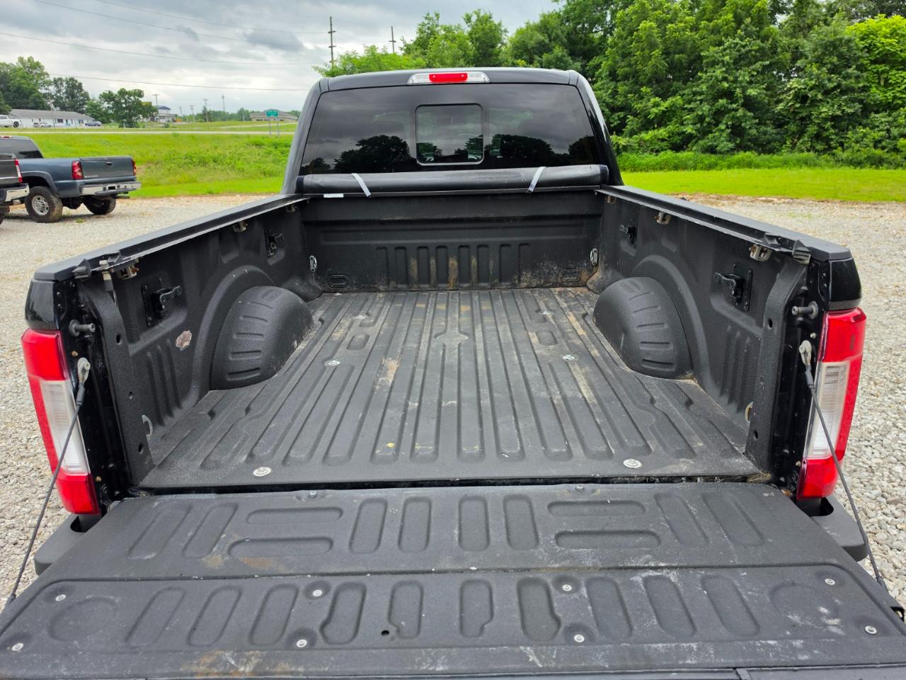 Ford F-350 SD Lariat Crew Cab 4WD 2017