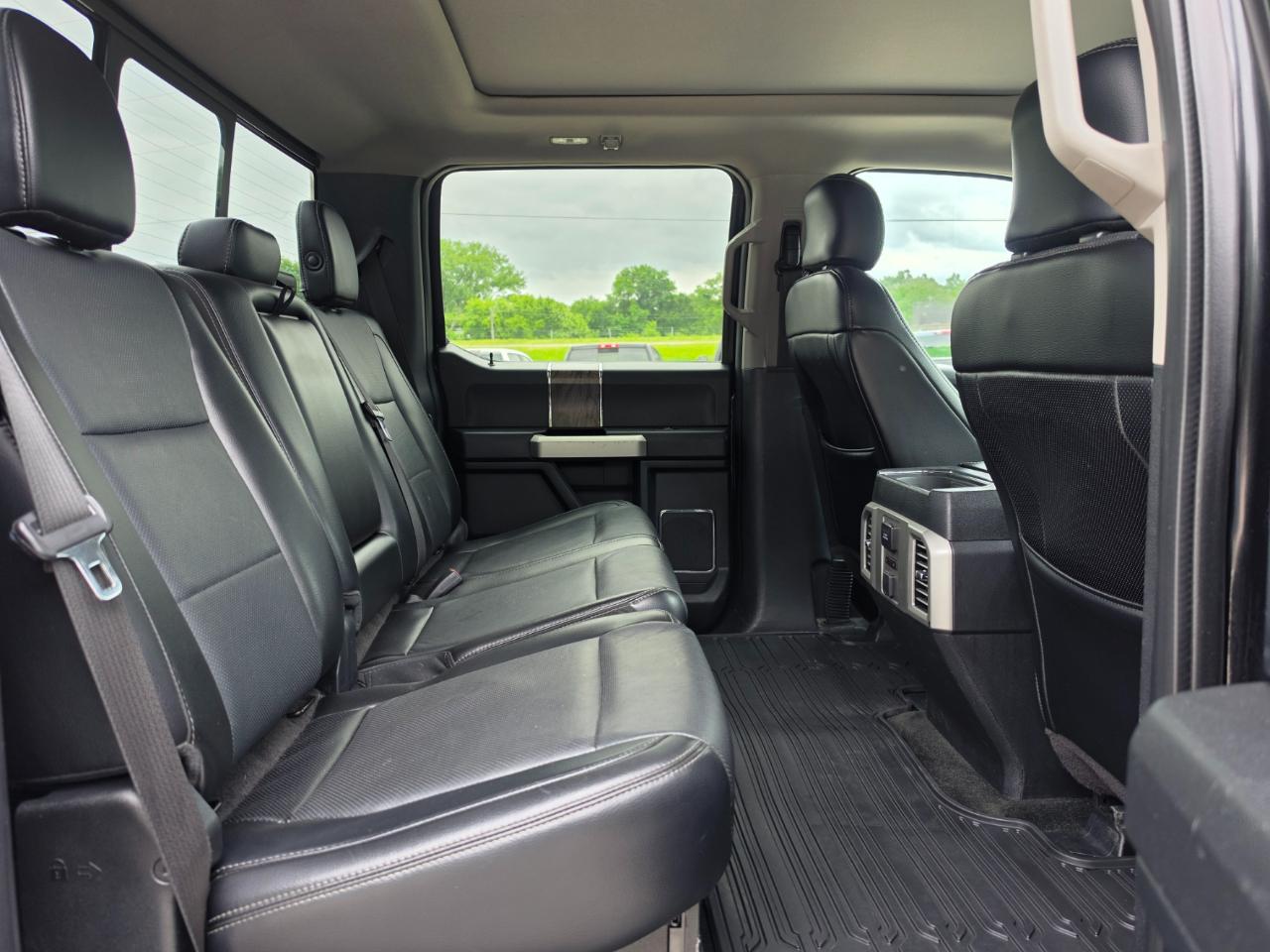 Ford F-350 SD Lariat Crew Cab 4WD 2017