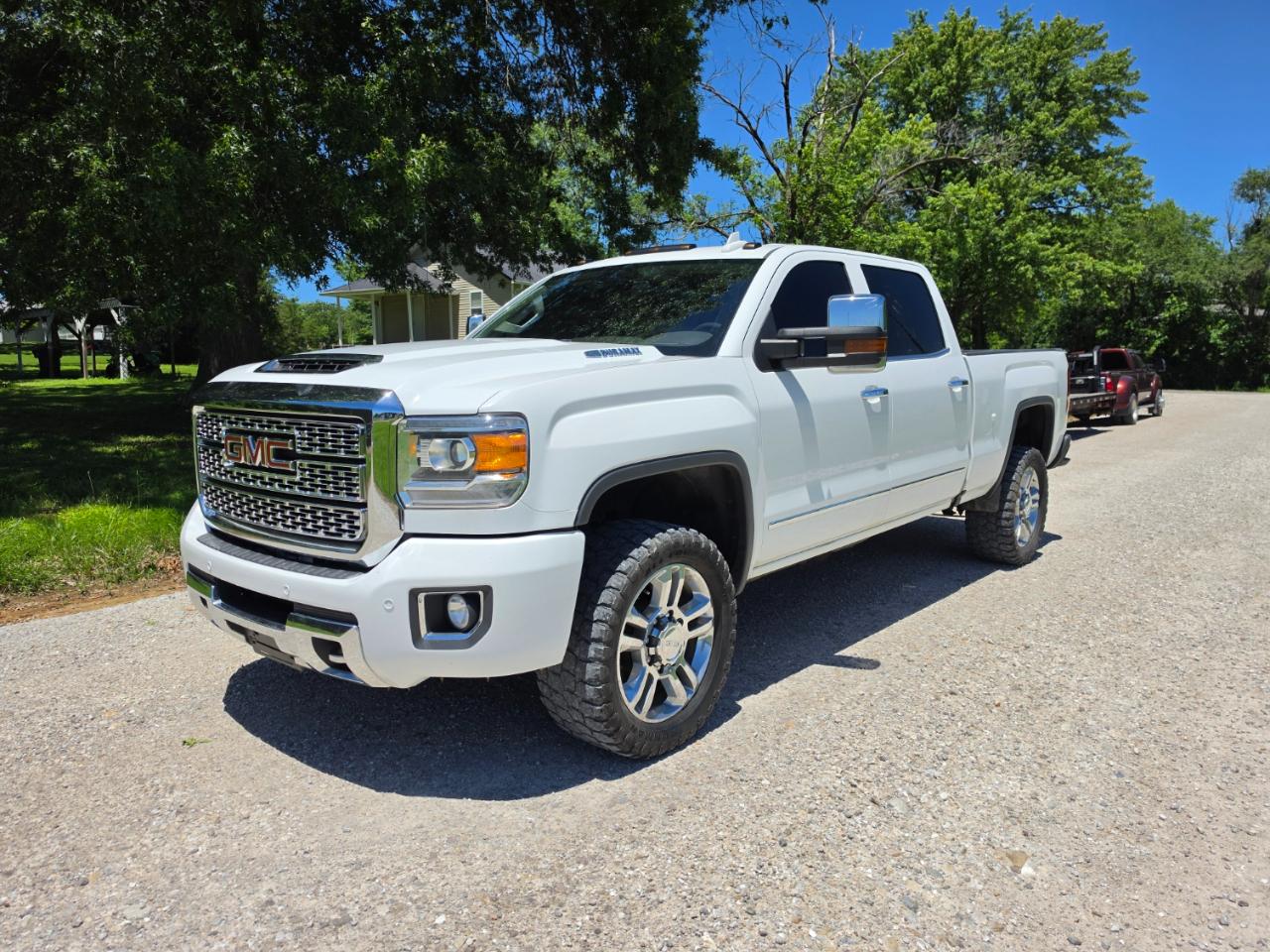 GMC Sierra 2500HD Denali Crew Cab 4WD 2018