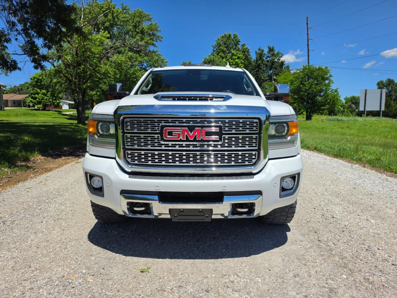 GMC Sierra 2500HD Denali Crew Cab 4WD 2018