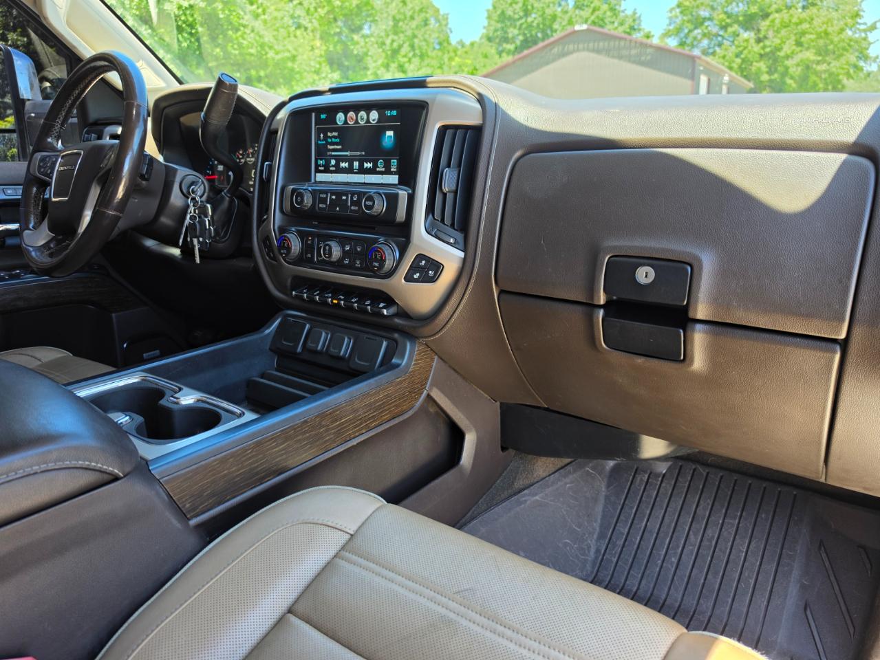 GMC Sierra 2500HD Denali Crew Cab 4WD 2018