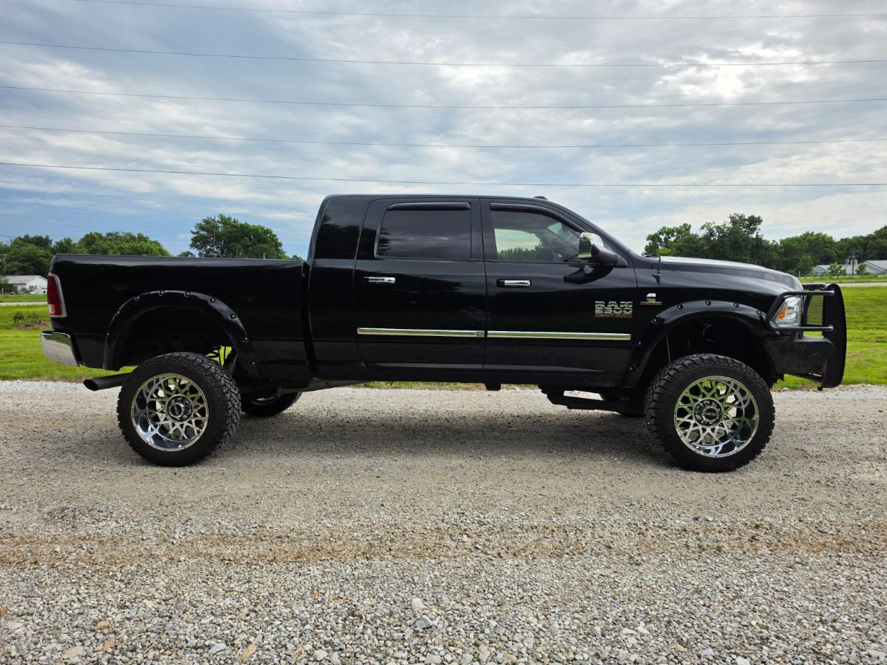 RAM 2500 Laramie Mega Cab 4WD 2015